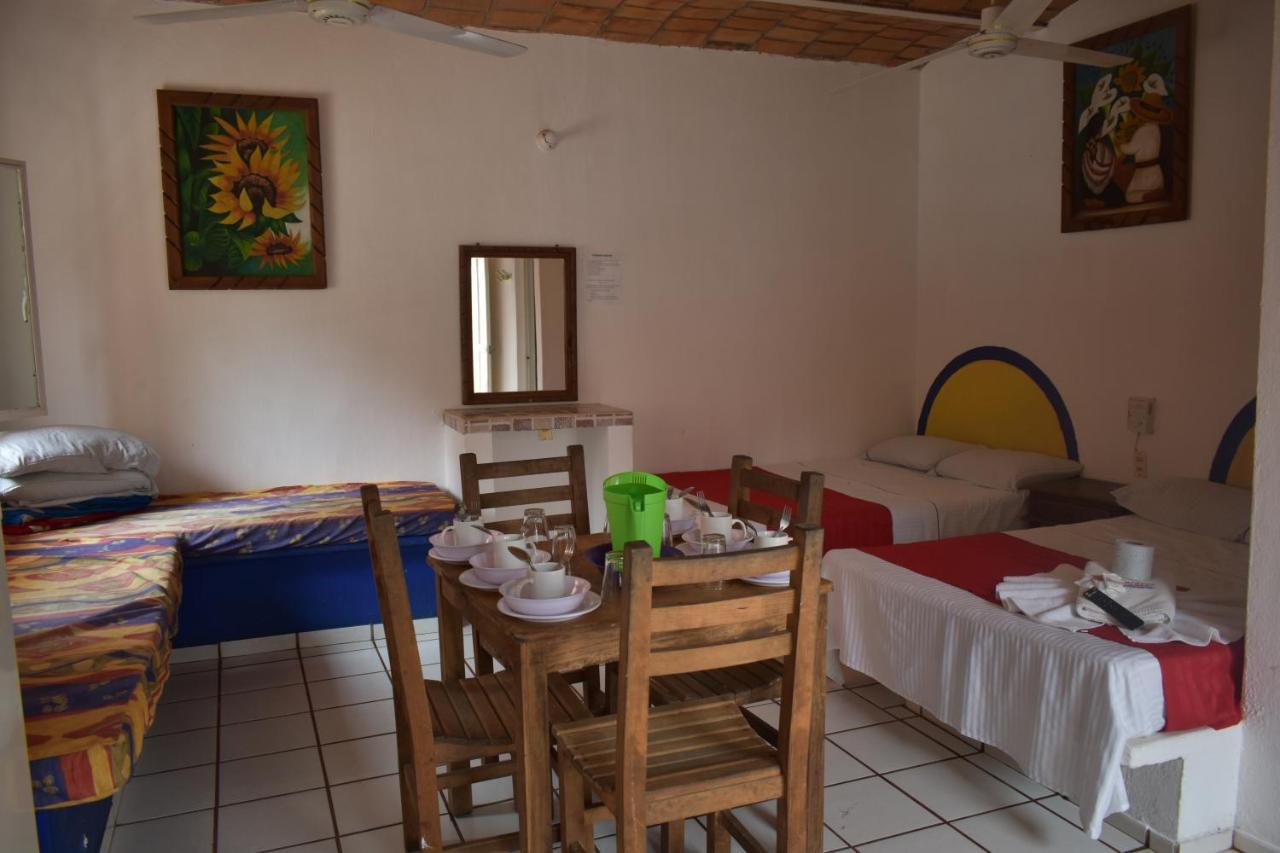 Hotel Y Bungalows Islas Careyes Лос Аяла Екстериор снимка