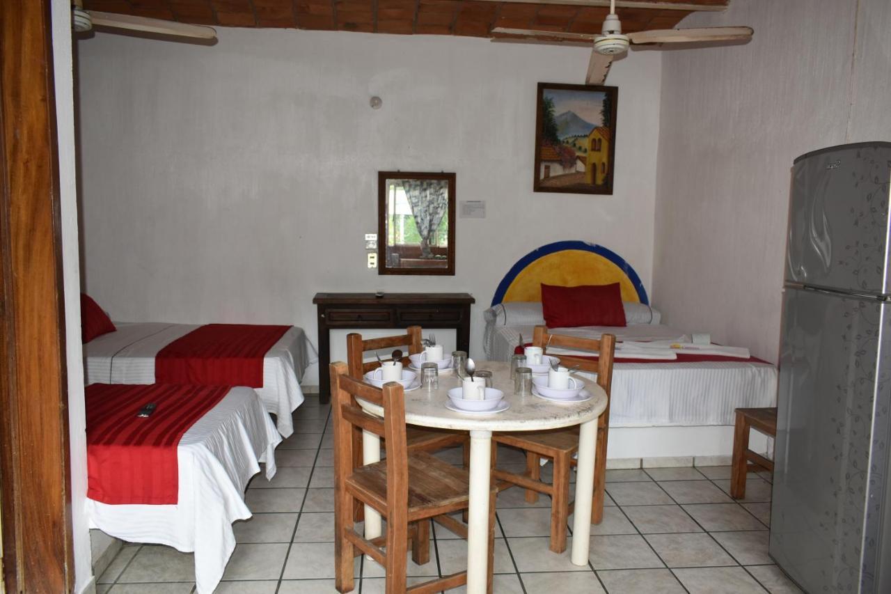 Hotel Y Bungalows Islas Careyes Лос Аяла Екстериор снимка