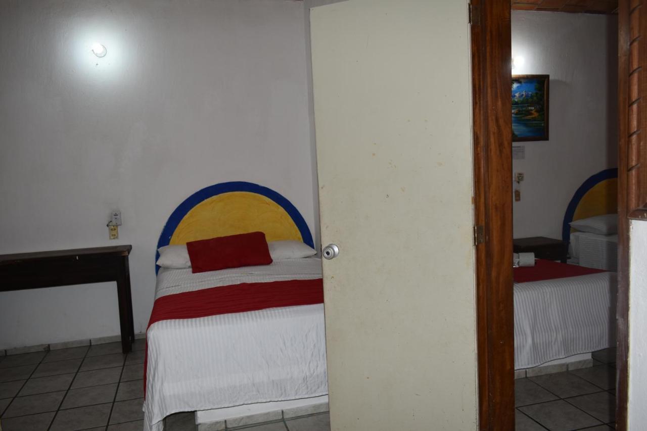 Hotel Y Bungalows Islas Careyes Лос Аяла Екстериор снимка